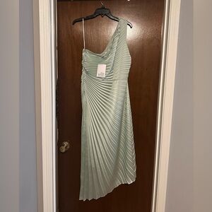 Badgley Mischka One-Shoulder Pleated Dress in Mint